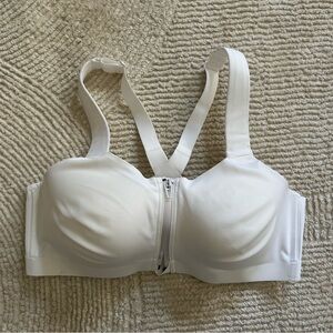 Victoria’s Secret Knockout Front-Close Sports Bra in White 38D Casual Activewear